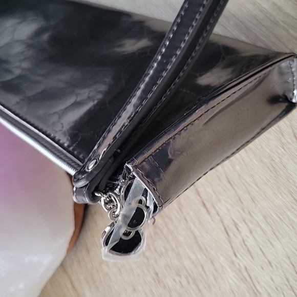 Hello Kitty Zippered Pouch - Picture 4 of 4